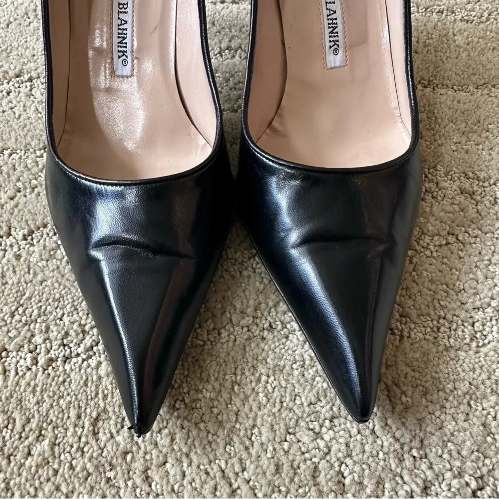 Manolo Blahnik Tuccio Autographed Black Pointy Toe Pumps 70mm Heel Sz IT 36.5